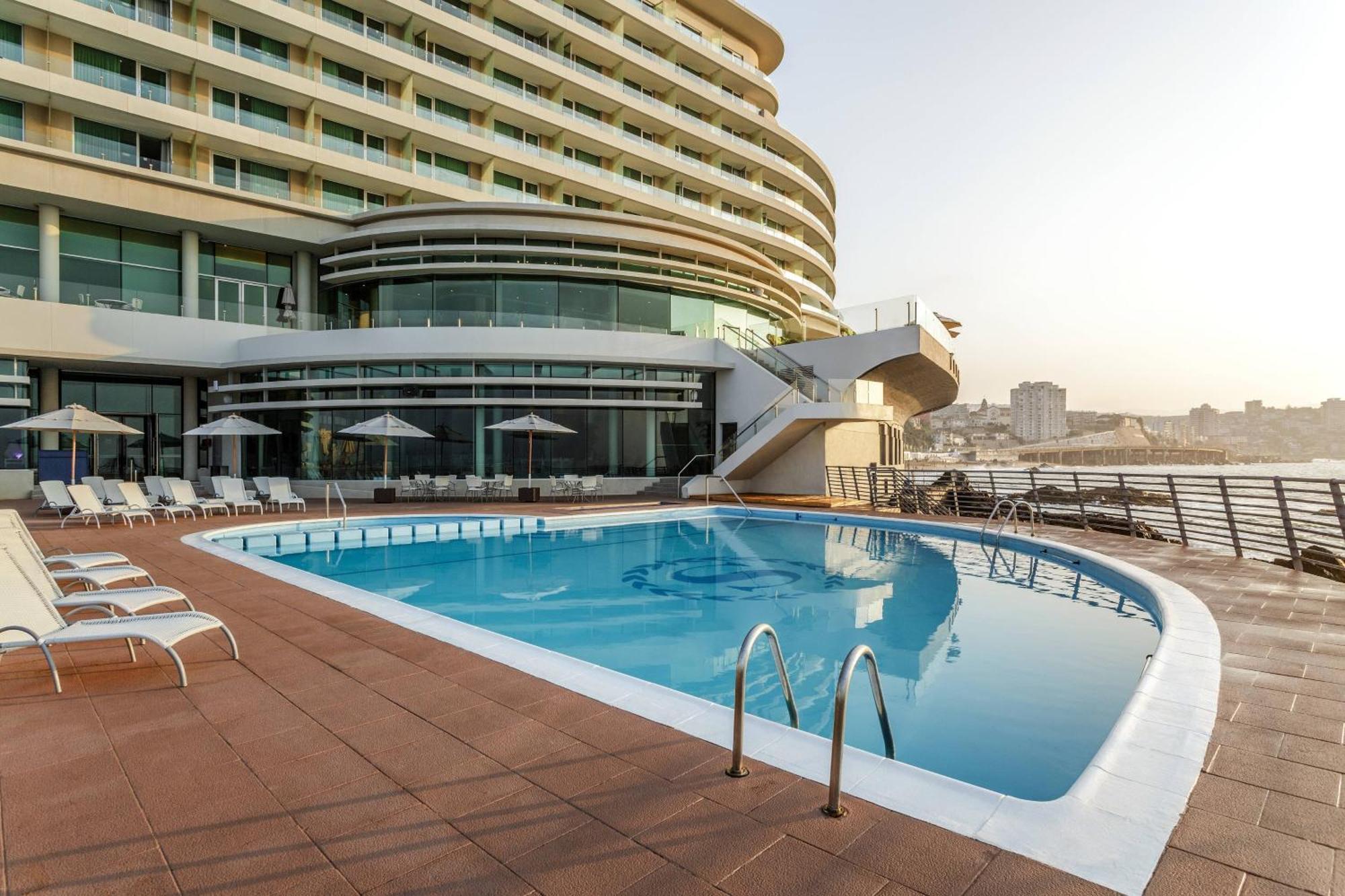 เชอราตัน มิรามาร์ โฮเต็ล แอนด์ คอนเวนชั่น เซ็นเตอร์ Hotel วิญาเดลมาร์ ภายนอก รูปภาพ The pool deck of the MSC Orchestra